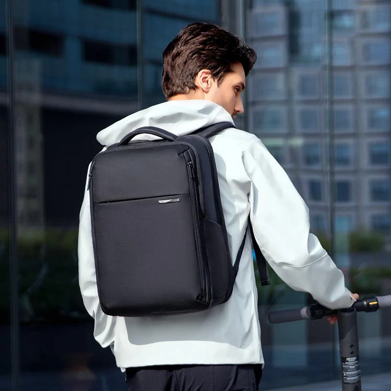 VenturePro: Large Capacity Business Travel Backpack 23L - Image 3